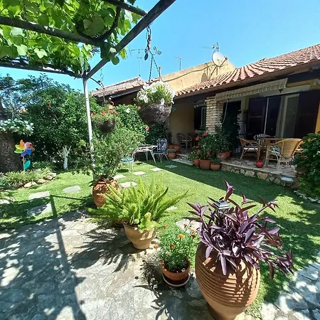 Appartement Tina Country Akharavi